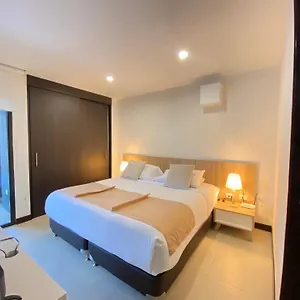Hotel Deluxe - Cercania Aeropuerto Jmc ****